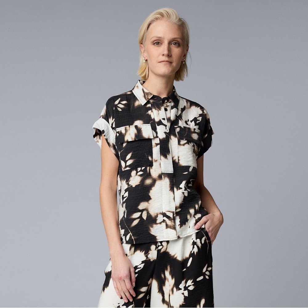 Simply Vera Vera Wang short sleeve shirt. Size S